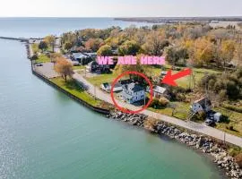 Waterfront Cottage, Top Fishing Spot, Light House