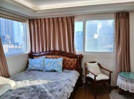 울산 명소 방어진항 300m. 세련된 4층 협소주택 전체, hótel í Ulsan