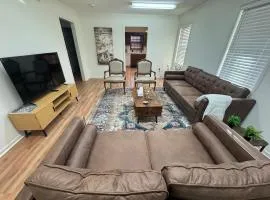 Modern 2BR Suite 202- Toledo & Sylvania Gateway