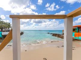 Maho Beach House - Studio - Beach Access, hotel a Maho Reef