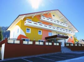 Alpen Experience Hotel, отель с парковкой в городе Грёбминг