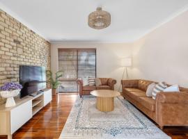 Rest & River Ease A Sepal Stay, hotel di Perth
