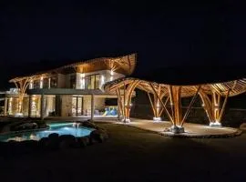 The Cheechas Villa, Mountain & Oceanview