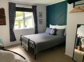 Koowai - The song of nature - double ensuite room set within extensive gardens