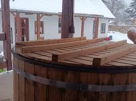 Vándor Kakas Vendégház dézsafürdővel