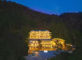 Sterling Valley of Pine Lansdowne