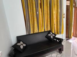 Shiva, hotel in Hāpur