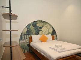 Hero Hostel & Billiards