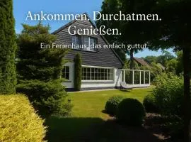 Traumhaftes-freistehendes-Ferienhaus-an-der-See-Strand-Yachthafen-W-Lan