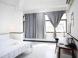 xx GO INN MRT Hua Lamphong - วัดไตรมิตร