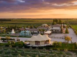 Tresort Oil Glamping, hotelli kohteessa Principina Terra
