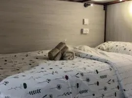Lesbase Female 8-Bed Room