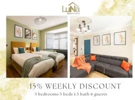 Spacious 3 Bed House for Groups 2 Baths 6 Guests