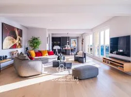 Évasion centrale avec balcon, ascenseur & billard