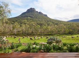 Mereweather Estate Cottage, Hotel in Dunkeld