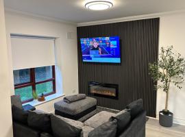 Modern Spacious Flat near City and Airport with parking & WiFi, hotel i Dublin