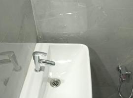 Shri Vinayaka comfort、Kāsarkodのホテル