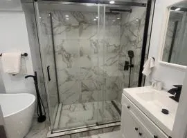 Cute and Cozy Studio with Private Parking