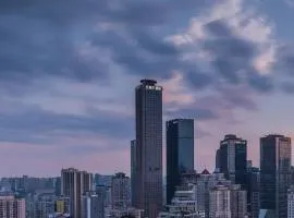 Cloud 51 High-Rise Hotel with Panoramic River Views