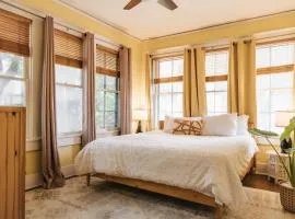 Historic Victorian Gem in Campus Ideal for UT Events with Free Parking