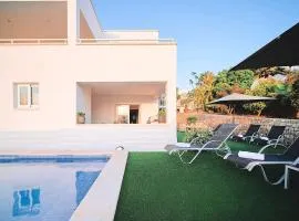 Villa Romeo cerca de la Playa de Talamanca e Ibiza