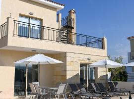 Villa Merope Irena 2, hotel em Pólis