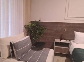 Luama Suites, &xi;&epsilon;&nu;&omicron;&delta;&omicron;&chi;&epsilon;ί&omicron; &mu;&epsilon; &pi;ά&rho;&kappa;&iota;&nu;&gamma;&kappa; &sigma;&epsilon; &Gamma;&kappa;&alpha;&mu;&pi;&omicron;&rho;ό&nu;&epsilon;