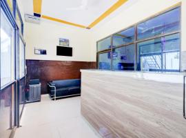 OYO Hotel Holiday, готель у місті Nārnaul
