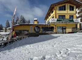 Apartments Black Horse