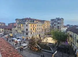 Magenta Galleria Apartment