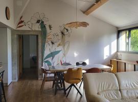 BAMBOU SERENITE ECO LOGIS -Piscine, Hotel in Elne