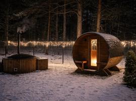 Domek z basenem nad Bugiem, hotel u gradu Błonie