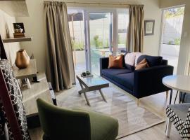 Seaside Garden Retreat, hotel in Table View