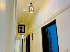 AKT m, Hotel in Godomey