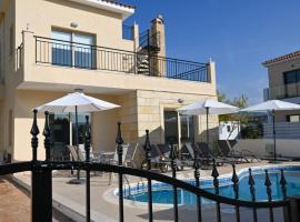 Villa Merope Irena 1, hotel em Pólis