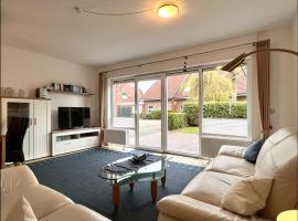 Ferienhaus Josie, hotelli kohteessa Hooksiel