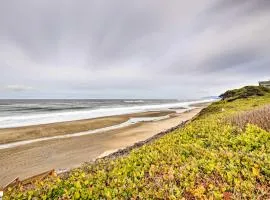 Lincoln Beach Condo with Balcony and Ocean Views!