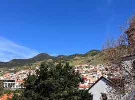 Machico Village Apartment - Private terrace and car park