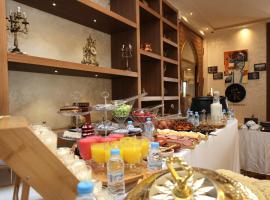 Hotel El Karim, hotel a El Hemmal