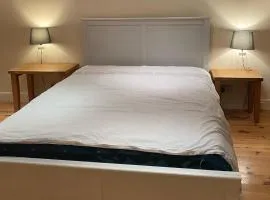 3 Bed Sleeps 6 Free Parking Enclosed Garden