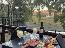 Alojamiento BordeRío, hotel en Concepción