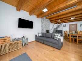 GuestHost - La Luna delle Montagne, hotel u Tarvisiju