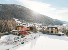 miaflor Familien- & Aktivresort, hotel en Ried im Oberinntal