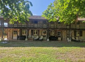 Les maisons de la baguette, hotel di Uza