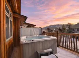 Mt. Victoria Lodge Penthouse Condo: Downtown, Hot Tub