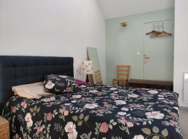 Chambre sous les toits, hotel a Baule