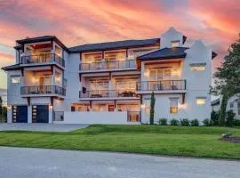 Sunlight Coast Gulf-View Luxury Steps to the Beach