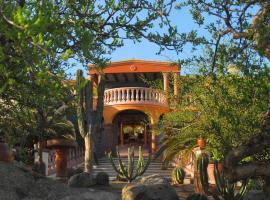 Villa del Faro, готель з басейнами у місті Boca de la Vinorama