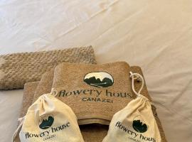 Flowery House Canazei - Val di Fassa, ξενοδοχείο σε Canazei