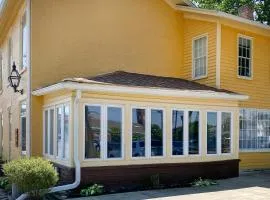 Historic Troy Home Close to Shops with Fire Pit